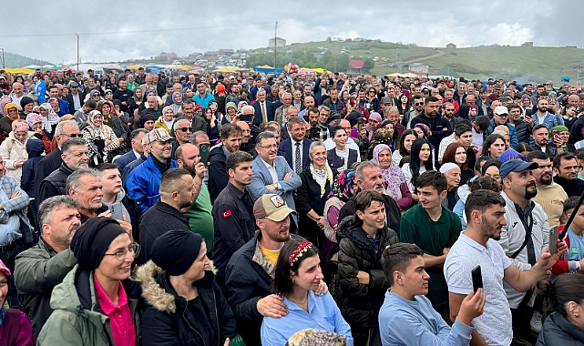 BAŞKAN GENÇ: “LİŞER’DEN BEYPINARI’NA HİZMETLE YÜRÜYORUZ”