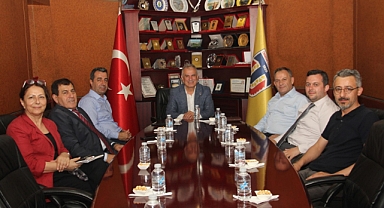CHP HEYETİNDEN TRABZON TİCARET BORSASI’NA ZİYARET