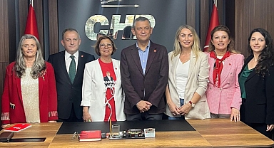 ÖZGÜR ÖZEL CHP TRABZON İL BİNASINA ZİYARET GERÇEKLEŞTİRDİ