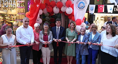 TOPRAK ANA KADIN KOOPERATİFİ VE EL SANATLARI ÇARŞISI AÇILDI