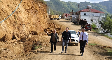 AKÇAABAT’TA YOL BAKIM VE ONARIM ÇALIŞMALARI HIZ KESMEDEN DEVAM EDİYOR