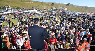 BAŞKAN GENÇ’TEN ÇAKIROĞLU YAYLASINA 10 KM’LİK YOL SÖZÜ