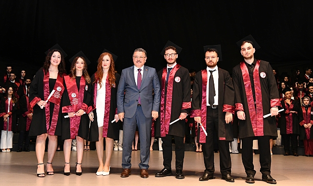 BAŞKAN GENÇ, ÜNİVERSİTE OKUYACAK GENÇLERİ TRABZON’A DAVET ETTİ
