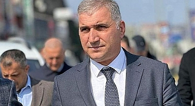 BATMAZ: “ÜLKEYİ DİPLOMA ÇÖPLÜĞÜNE ÇEVİRENLER, KURTULUŞU ÇÖP KONTEYNERLERİNDE ARIYOR”