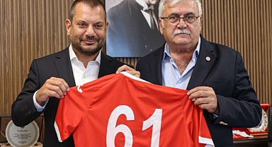 DOĞAN^'DAN SEBAT GENÇLİK KULÜBÜ'NE ZİYARET