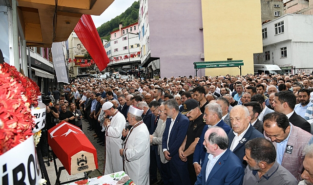 ESKİ BAKAN TRABZON'DA SON YOLCULUĞUNA UĞURLANDI