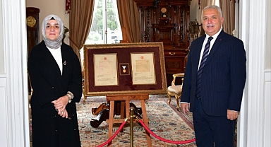 İSTİKLAL MADALYASI VE BERATI, ATATÜRK KÖŞKÜ’NDE HALKIN ZİYARETİNE AÇILDI
