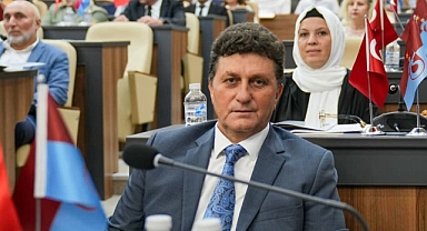 AK PARTİ’DEN CHP’Lİ BELEDİYE BAŞKAN YARDIMCISINA: “GÖLGE ETMEYENİN”