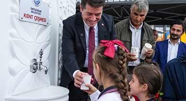 BAŞKAN KAYA, ÖĞRENCİLERE VE VATANDAŞLARA ÇORBA İKRAM ETTİ