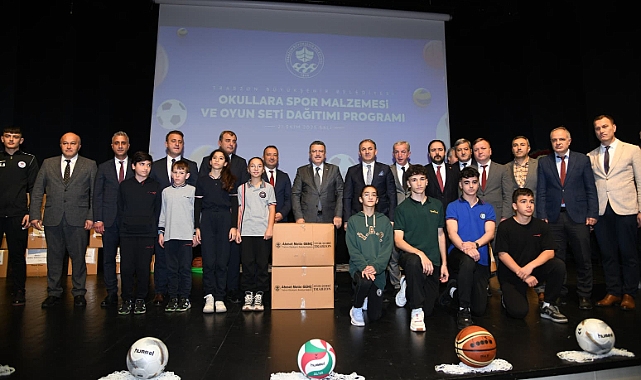 BÜYÜKŞEHİR BELEDİYESİ’NDEN OKULLARA SPOR MALZEMESİ VE OYUN SETİ DESTEĞİ