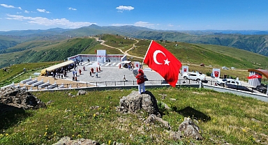 BÜYÜKŞEHİR EKİPLERİ HARMANTEPE YOLUNDA HUMMALI ÇALIŞMA YÜRÜTÜYOR