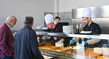 BÜYÜKŞEHİR’İN ESNAF LOKANTASI’NA YOĞUN İLGİ