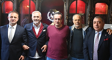 EFSANELER EMİR YUŞA ANISINA SAHAYA ÇIKIYOR
