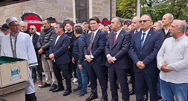 FUTBOLUN EMEKTAR İSMİ MUSTAFA AKAR SON YOLCULUĞUNA UĞURLANDI