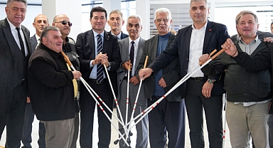 ORTAHİSAR BELEDİYESİ’NDEN GÖRME ENGELLİLER GÜNÜ'NDE ANLAMLI ETKİNLİK GÖRME ENGELLİ 20 BİREYE, BEYAZ BASTON HEDİYE EDİLDİ