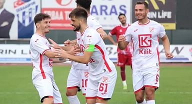 SEBAT GENÇLİK SPOR, TOKAT BELEDİYE PLEVNESPOR’U 2-1 YENEREK LİDERLİĞİNİ SÜRDÜRDÜ