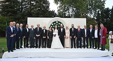 TURGAY SEMERCİOĞLU'NUN KIZI İPEK NAZ DÜNYA EVİNE GİRDİ