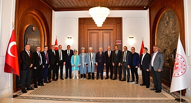 VALİ AZİZ YILDIRIM, YILIN AHİLERİNİ KABUL ETTİ