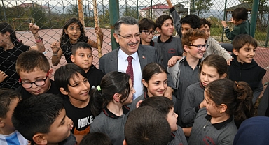 BAŞKAN GENÇ’TEN ÖĞRENCİLERE OYUN SAHASI MÜJDESİ