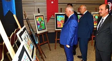 ÇOCUKLARIN ADALET TEMALI RESİMLERİ SERGİLENDİ