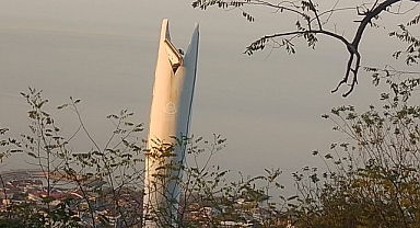 HAMSİ HEYKELİ TARTIŞMASI YENİDEN GÜNDEMDE: “TRABZON’UN SİMGESİ Mİ?”