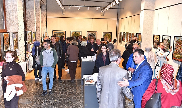 MUM KOKUSU SERGİSİ SANATSEVERLERDEN YOĞUN İLGİ GÖRDÜ
