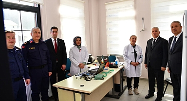 VALİ AZİZ YILDIRIM, ÇARŞIBAŞI YAVUZ AİLE SAĞLIĞI MERKEZİNİ ZİYARET ETTİ