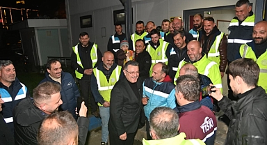 BAŞKAN GENÇ’TEN YILBAŞINDA GÖREV YAPAN PERSONELE ZİYARET