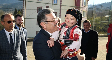 BÜYÜKŞEHİR ŞALPAZARI'NDA ÖĞRENCİLERİ SEVİNDİRDİ