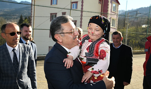 BÜYÜKŞEHİR ŞALPAZARI'NDA ÖĞRENCİLERİ SEVİNDİRDİ