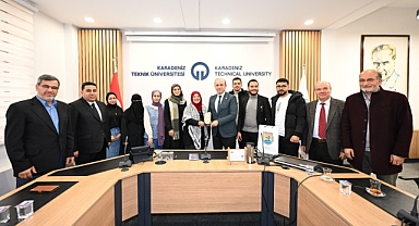 KTÜ REKTÖRÜ ÇUVALCI FİLİSTİNLİ ÖĞRENCİLERİ AĞIRLADI