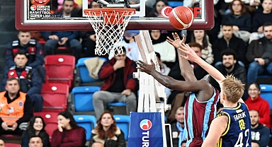 TRABZONSPOR, FENERBAHÇE'Yİ PARKEDE AFFETMEDİ