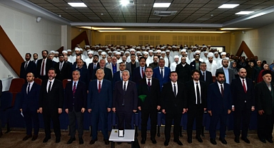 VALİ AZİZ YILDIRIM, III. DÖNEM ADAY DİN GÖREVLİLERİ MEZUNİYET TÖRENİNE KATILDI