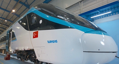 225 KM HIZA SAHİP MİLLİ ELEKTRİKLİ HIZLI TREN SETİNDEN İLK GÖRÜNTÜ GELDİ