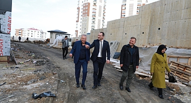 BAŞKAN EKİM, HACI ŞÜKRAN ÇOLAK OKULU’NUN İNŞAATINDA İNCELEMELERDE BULUNDU