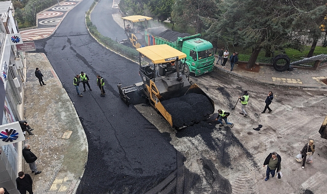 BÜYÜKŞEHİR CADDELERİ YENİLEMEYİ SÜRDÜRÜYOR