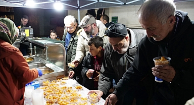 ORTAHİSAR BELEDİYESİ’NDEN MİRAÇ KANDİLİNDE LOKMA VE KANDİL SİMİDİ İKRAMI