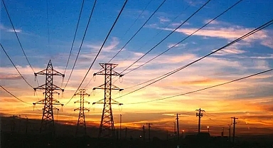 ŞALPAZARI'NDA ELEKTRİK KESİNTİLERİNE TEPKİ