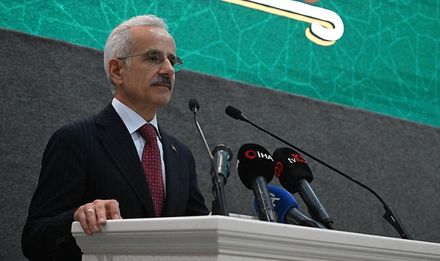 15 YAŞINDAN KÜÇÜK ÇOCUKLAR SOSYAL PAYLAŞIM SİTELERİNDE HESAP AÇAMAYACAK