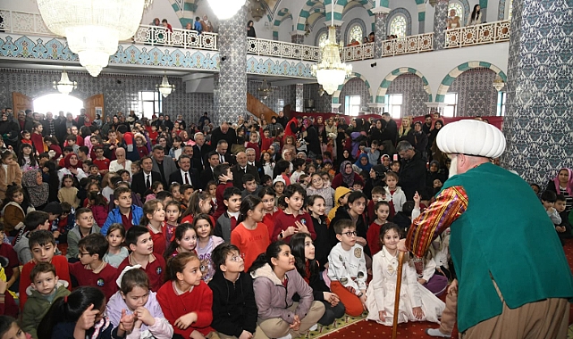 BAŞKAN GENÇ ÇARŞIBAŞI'NDA VATANDAŞLARLA BULUŞTU