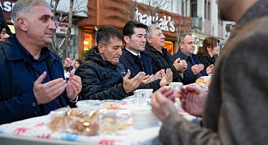 BAŞKAN KAYA, İFTARINI MUSTAFA BALBAY İLE BİRLİKTE KENT LOKANTASINDA YAPTI