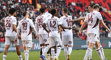 BORDO-MAVİLİLER GAZİANTEP’TE 5 DAKİKADA KAZANDI