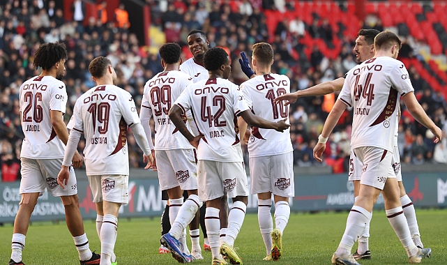 BORDO-MAVİLİLER GAZİANTEP’TE 5 DAKİKADA KAZANDI