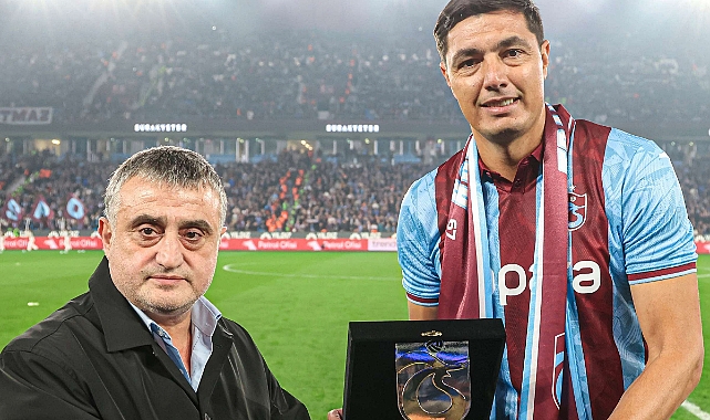 ESKİ FUTBOLCU OSCAR CARDOZO'YA TEŞEKKÜR PLAKETİ