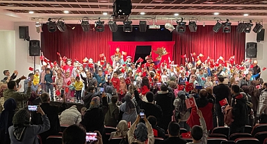 KUTU KUTU ÇOCUK TİYATROSUYLA SALON KAHKAHA DOLDU