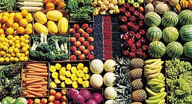 MEYVE VE SEBZE FİYATLARI CEP YAKIYOR: TRABZON’DA ETİKETLER İSTANBUL’UN İKİ KATI