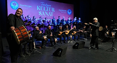 TRABZON’DA TÜRK HALK MÜZİĞİ RÜZGARI ESTİ