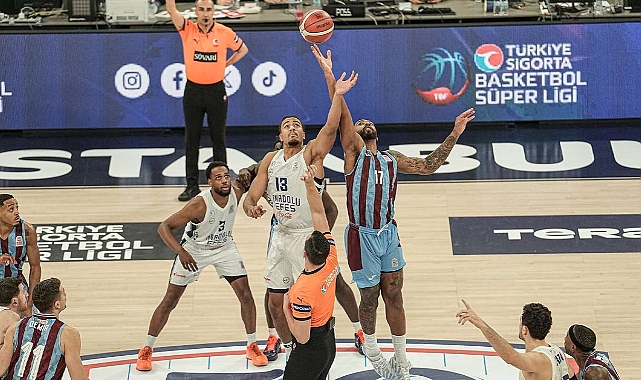 TRABZONSPOR'UN 10 MAÇLIK GALİBİYET SERİSİ ANADOLU EFES KARŞISINDA SONA ERDİ