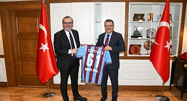 ÜNAL’DAN TRABZON BÜYÜKŞEHİR BELEDİYESİ’NE ZİYARET