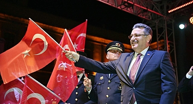 BAŞKAN GENÇ: İSTİKLAL MARŞI MİLLETİMİZİN BAĞIMSIZLIK İRADESİNİ YANSITIYOR